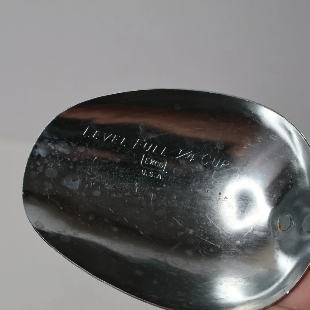Vintage Ekco Spice of Life 1/4 Cup Scoop Chrome Vegetable Pattern Handle USA